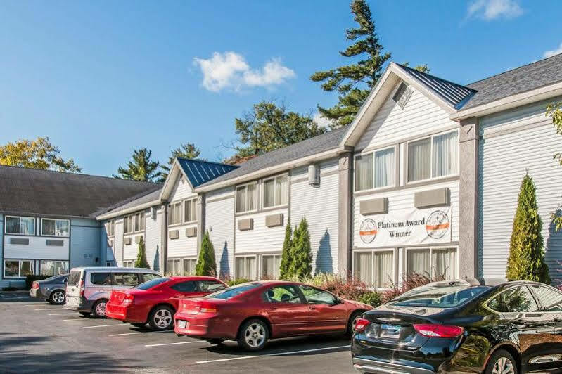 Comfort Inn Traverse Stadt Exterior foto